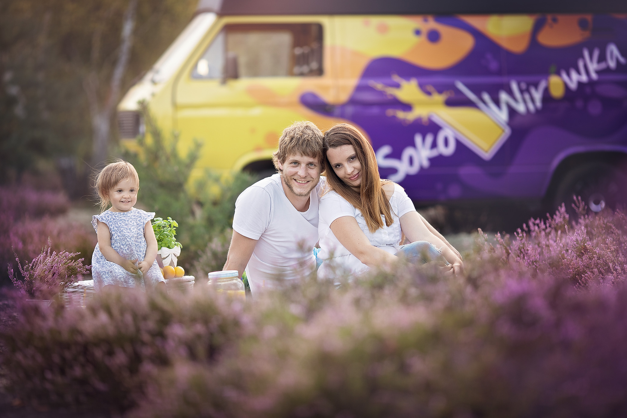 Rodzinno-firmowa sesja we wrzosach - Sokowirówka Food Truck